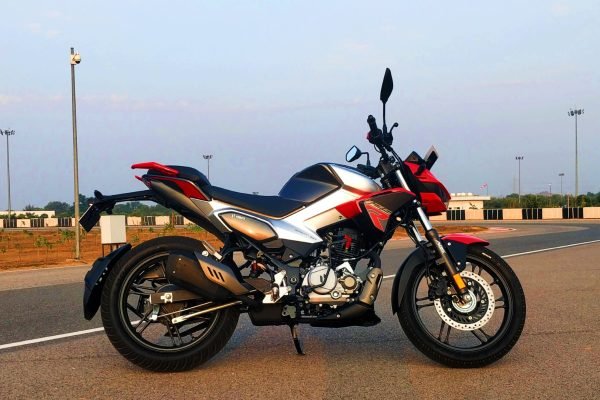 New Hero Xtreme 125R: The Best Edition Sporty Bike with 60 kmpl Mileage